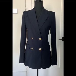 Zara blazer for woman color dark blue it’s in good condition.
